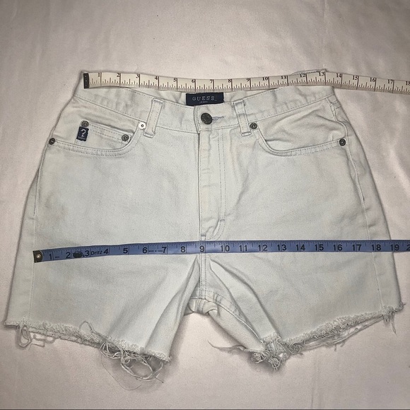 Vintage Guess Shorts - Picture 4 of 13